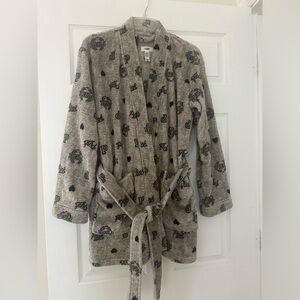 Pink Victoria Secret fabulous soft comfy robe with packets and belt.